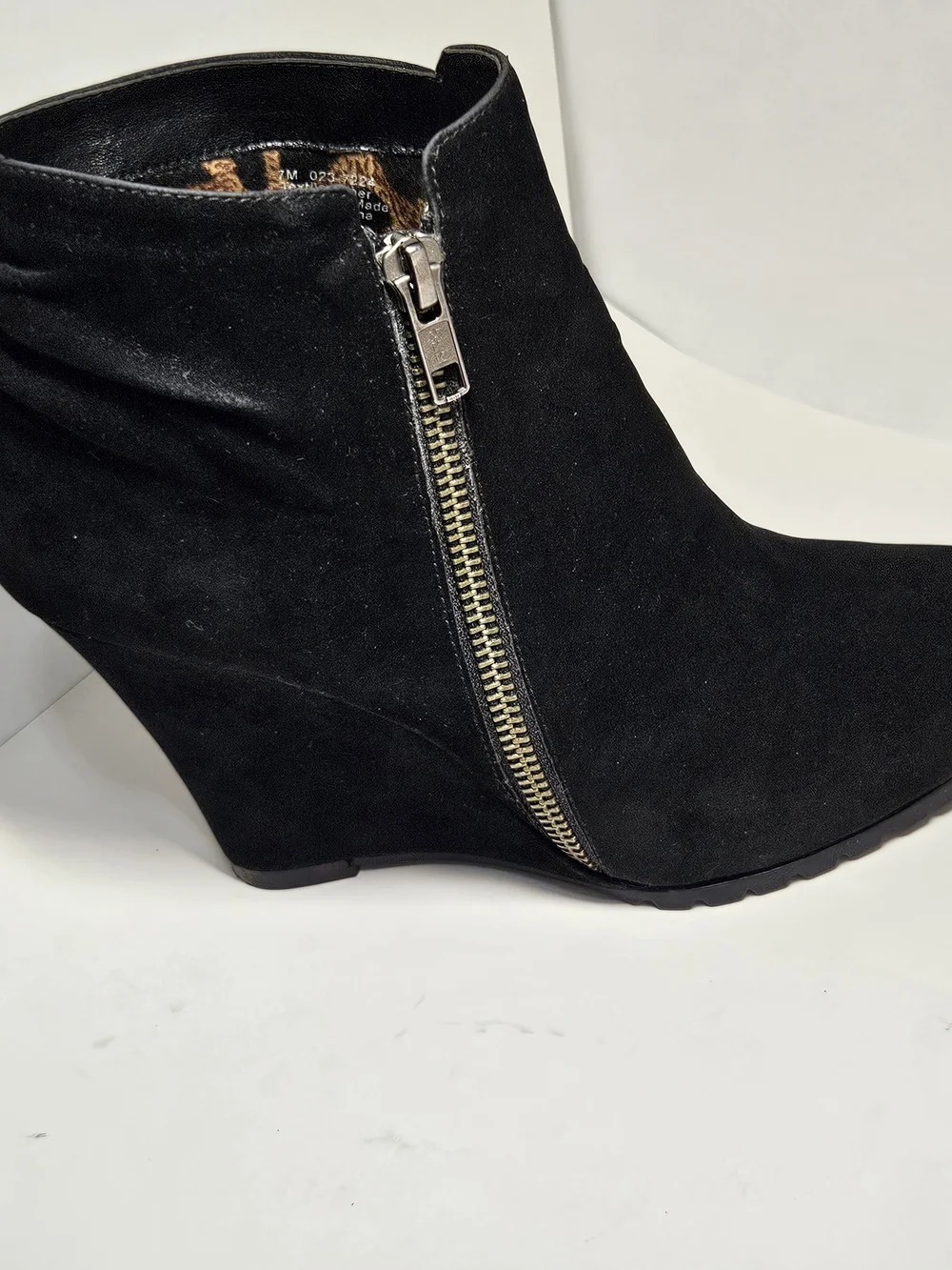 Jessica Simpson Black Suede Wedge Ankle Booties Leopard Lining Lug Sole Size 7M
